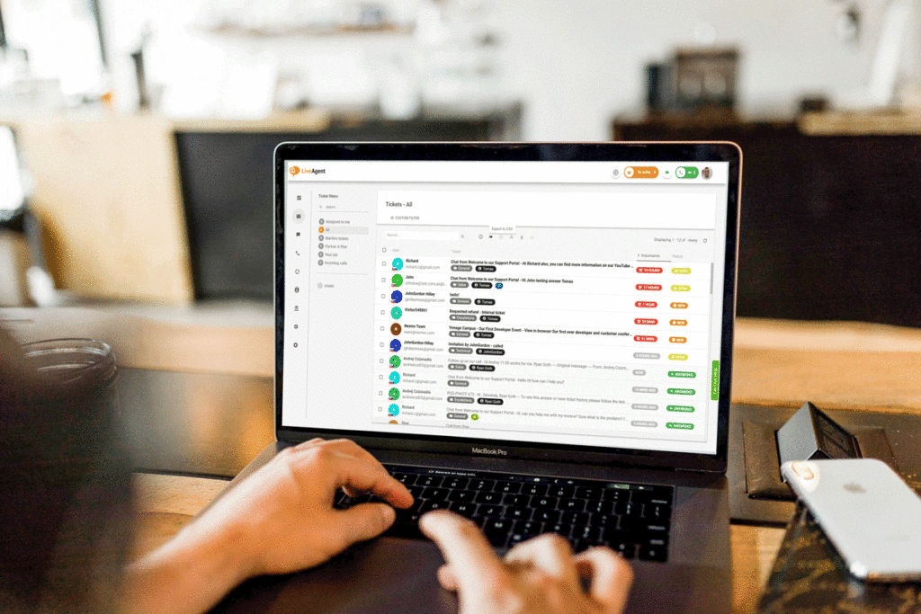 Универсален входящ кутия на LiveAgent на екран на компютър