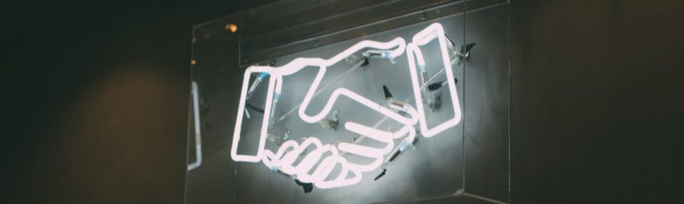 Омниканално обслужване на клиенти: Определение, предимства и стратегия