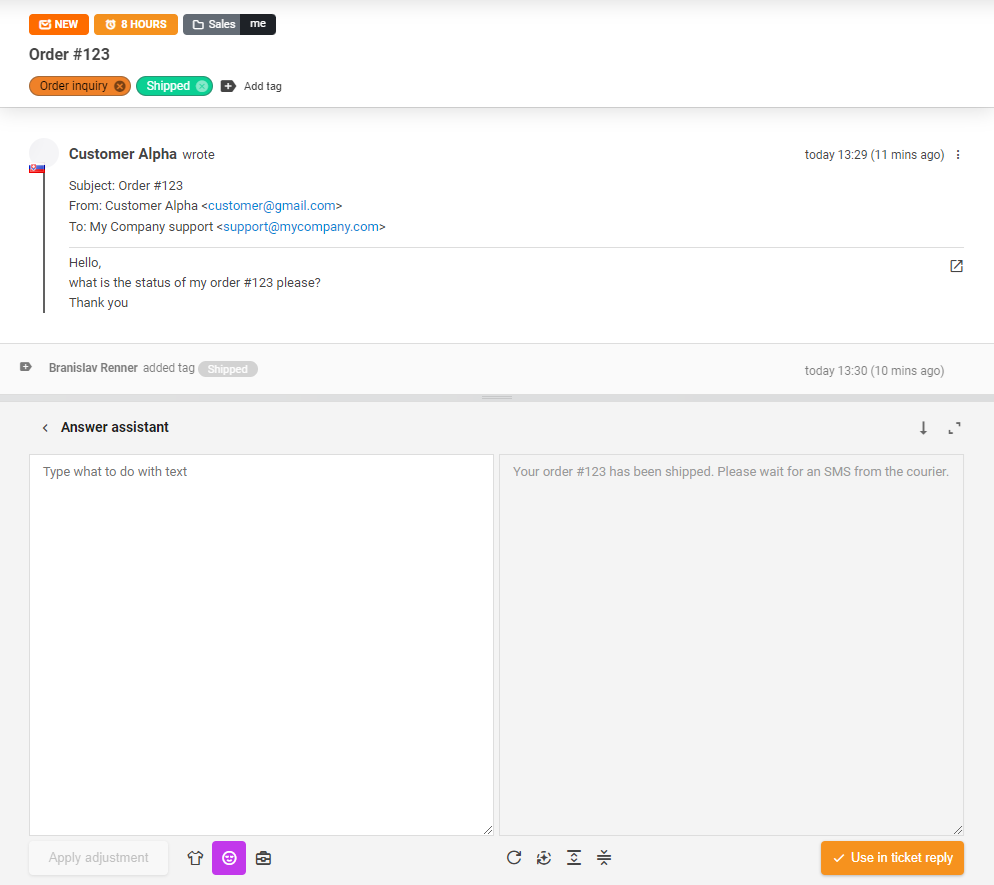 Инструмент AI Answer Assistant в употреба за отговор на билет.